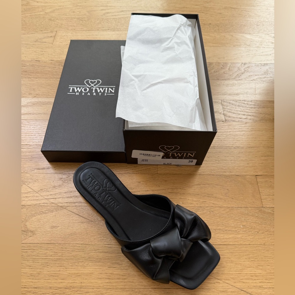 NWB: Two Twin Hearts Bow Black Slide Sandal, sz. 39 (sold out)